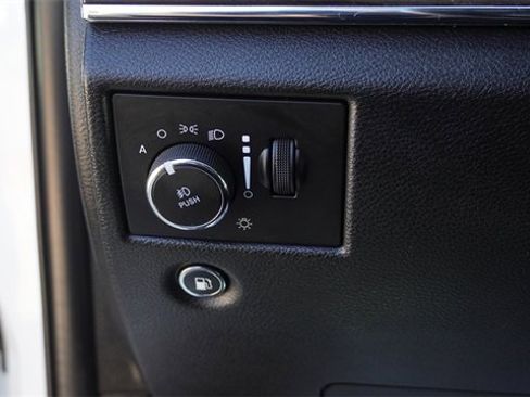 Used 2021 Jeep Grand Cherokee Overland image 24