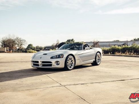 Used 2003 Dodge Viper SRT-10 image 17