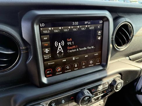 Used 2023 Jeep Wrangler Unlimited Sahara AWD/4WD image 25