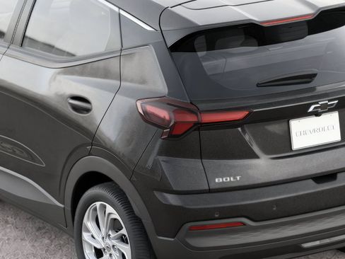 New 2027 Chevrolet Bolt LT w/ Comfort Package FWD image 7