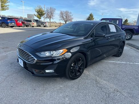 Used 2019 Ford Fusion SE w/ Equipment Group 151A image 13