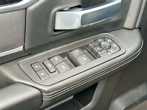 New 2026 RAM 2500 Big Horn AWD/4WD image 17
