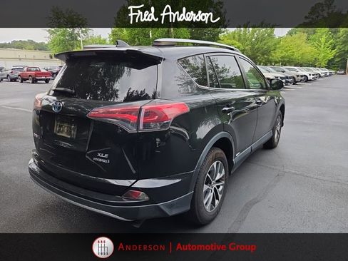 Used 2018 Toyota RAV4 XLE AWD/4WD image 11