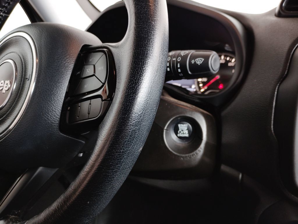 Used 2020 Jeep Renegade Altitude w/ UConnect 8.4 Nav Group FWD image 27
