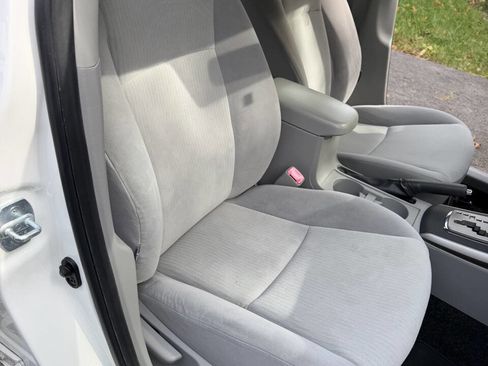 Used 2010 Toyota Corolla LE image 16