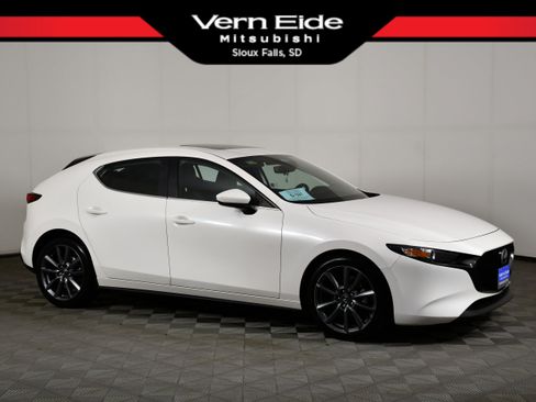 Used 2024 MAZDA MAZDA3 s FWD image 1