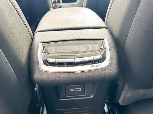 Used 2024 Cadillac XT6 Premium Luxury w/ Technology Package image 28