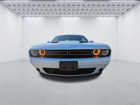 Used 2020 Dodge Challenger SXT image 2