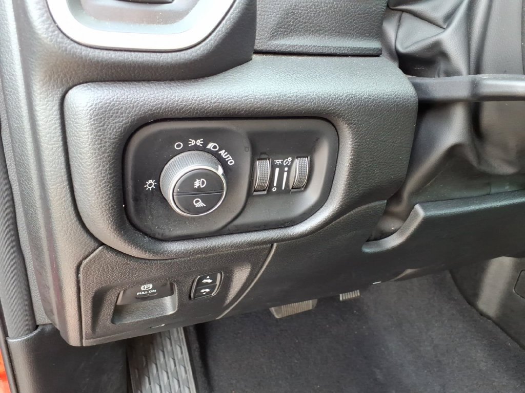 Used 2025 RAM 1500 Big Horn AWD/4WD image 9