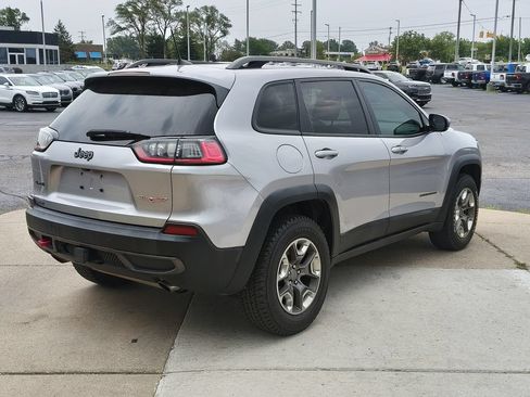 Used 2019 Jeep Cherokee Trailhawk w/ Comfort & Convenience Group AWD/4WD image 20