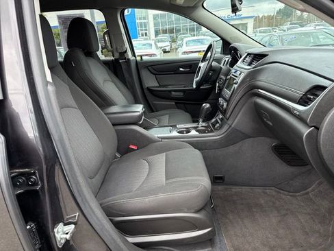Used 2016 Chevrolet Traverse LT w/ Traveler's Package image 11