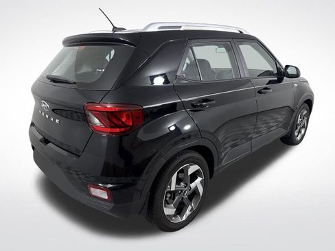Certified 2023 Hyundai Venue SEL image 3