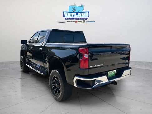 Used 2020 Chevrolet Silverado 1500 LTZ w/ LTZ Premium Package image 3