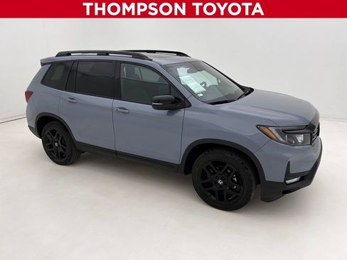 Used 2025 Honda Passport Black Edition image 1