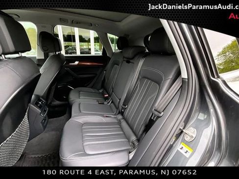 Used 2023 Audi Q5 2.0T Premium w/ Convenience Package AWD/4WD image 18