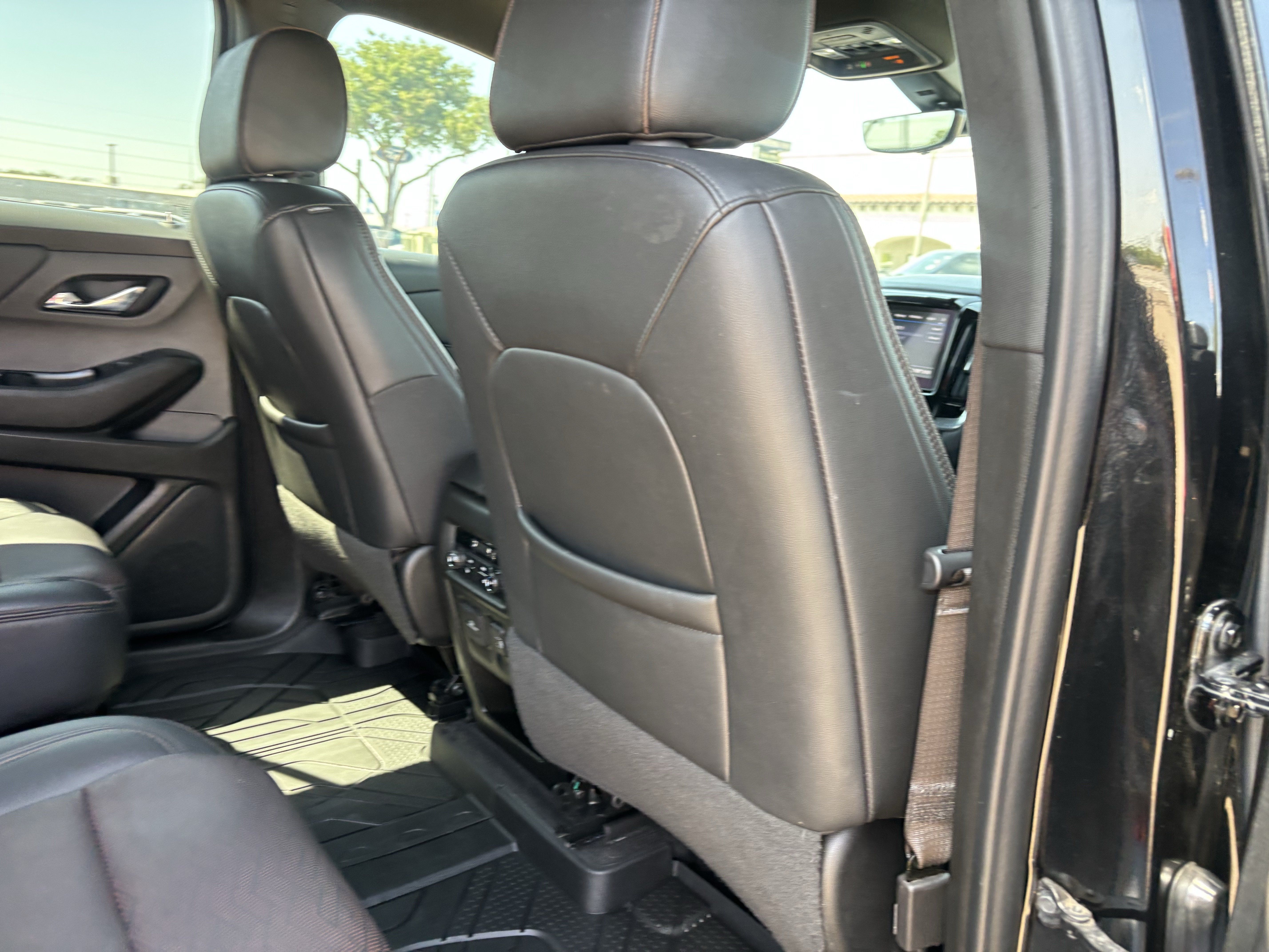 Used 2023 Chevrolet Traverse High Country w/ LPO, Floor Liner Package FWD image 21