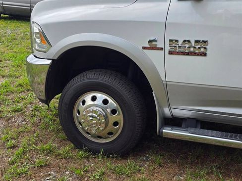 Used 2015 RAM 3500 Laramie AWD/4WD image 18