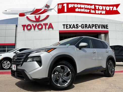 Used 2025 Nissan Rogue SV image 1