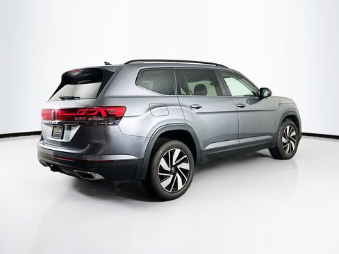 Used 2025 Volkswagen Atlas SE image 9