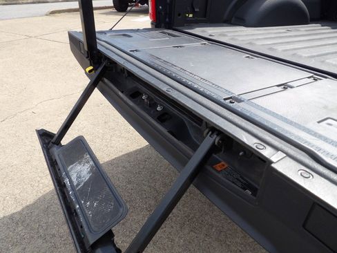 Used 2022 Ford F150 Lariat w/ Equipment Group 502A High image 10