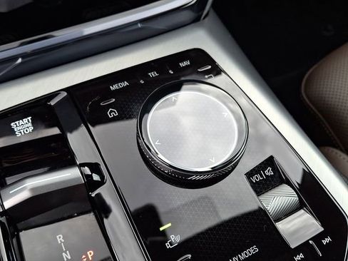 Certified 2025 BMW X3 xDrive30i image 17