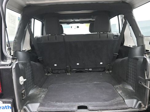 Used 2018 Jeep Wrangler Unlimited Sport w/ Max Tow Package image 9