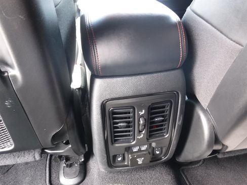 Used 2024 Dodge Durango GT image 8