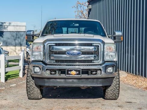 Used 2015 Ford F250 Lariat w/ Lariat Ultimate Package image 9