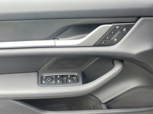 Certified 2025 Porsche Taycan 4S image 7
