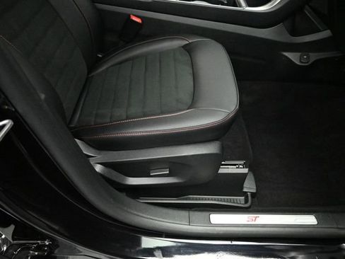 Used 2023 Ford Edge ST-Line w/ Class II Trailer Tow Package image 32