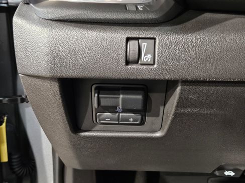 Used 2024 GMC Canyon Elevation w/ Elevation Premium Package image 25