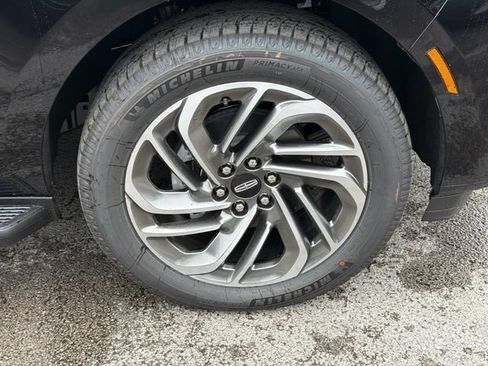 New 2026 Lincoln Navigator Premiere AWD/4WD image 9