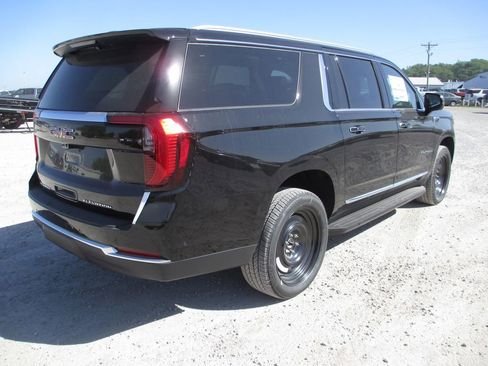 New 2026 GMC Yukon XL Elevation w/ Elevation Premium Package AWD/4WD image 4