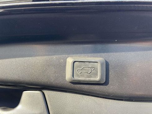 Used 2023 Toyota RAV4 SE w/ Convenience Package image 50