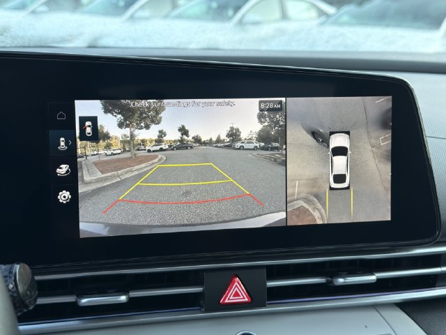 Certified 2024 Hyundai Elantra Limited FWD image 33