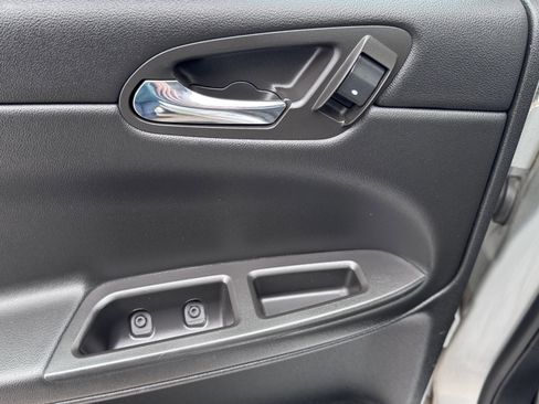 Used 2016 Chevrolet Impala LT image 33