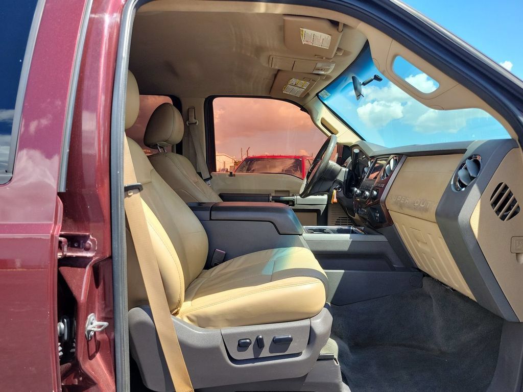 Used 2011 Ford F250 Lariat w/ Lariat Interior Pkg AWD/4WD image 25