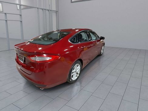 Used 2016 Ford Fusion SE image 8