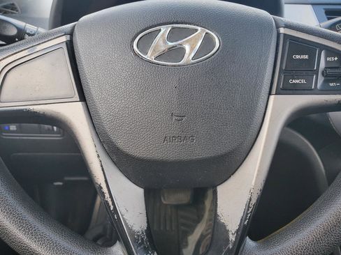 Used 2016 Hyundai Accent SE FWD image 18