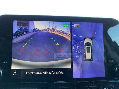 Used 2023 Nissan Pathfinder SL image 19