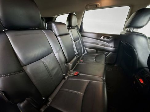 Used 2018 Nissan Pathfinder SL w/ Midnight Edition Package image 30