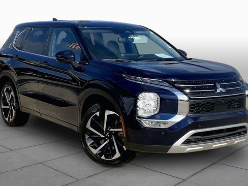 Used 2023 Mitsubishi Outlander SE AWD/4WD image 3