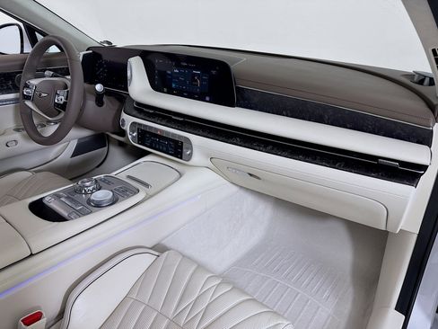 Used 2025 Genesis G90 3.5T image 29