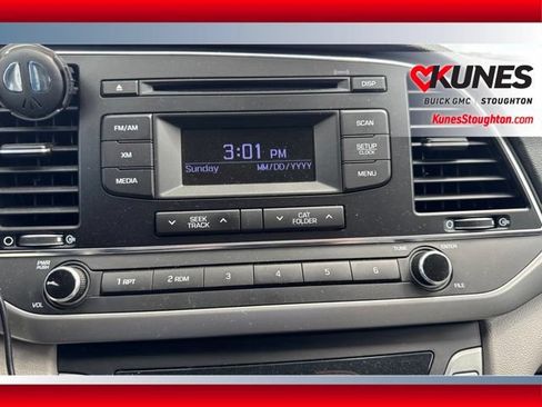 Used 2017 Hyundai Elantra SE FWD image 24