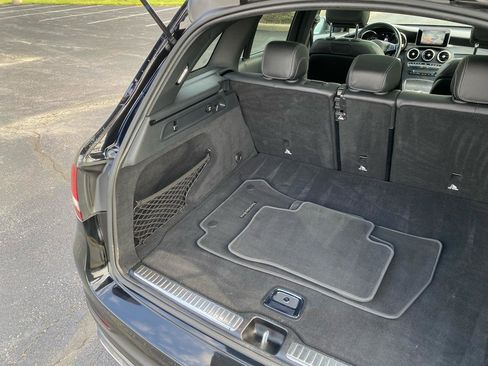 Used 2019 Mercedes-Benz GLC 300 4MATIC w/ Premium Package image 41