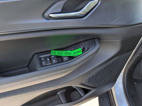 New 2025 Jeep Grand Cherokee L Altitude AWD/4WD image 19