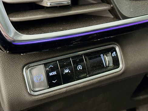 Used 2025 Buick Envision Preferred image 17