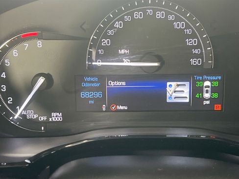 Used 2018 Cadillac XT5 Luxury w/ Driver Awareness Package image 12