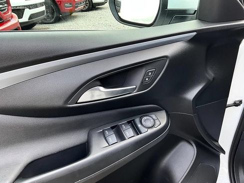 Used 2024 Buick Envista Preferred w/ Convenience I Package FWD image 13