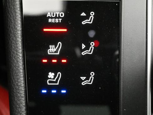 Used 2023 Porsche Macan GTS image 21